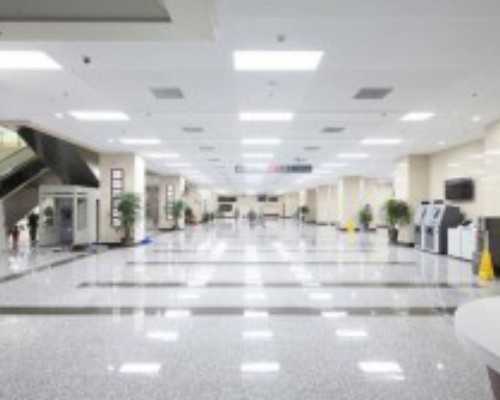 做试管有输卵管积水不建议移植，盲目进行会降低成功率 代生试管包儿子